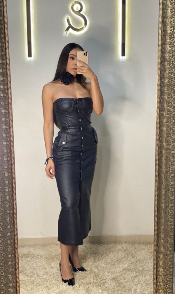 Vestido negro strapless con botones - Imagen 5