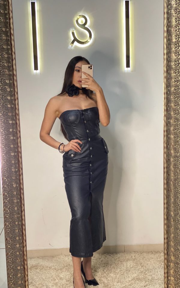 Vestido negro strapless con botones - Imagen 2