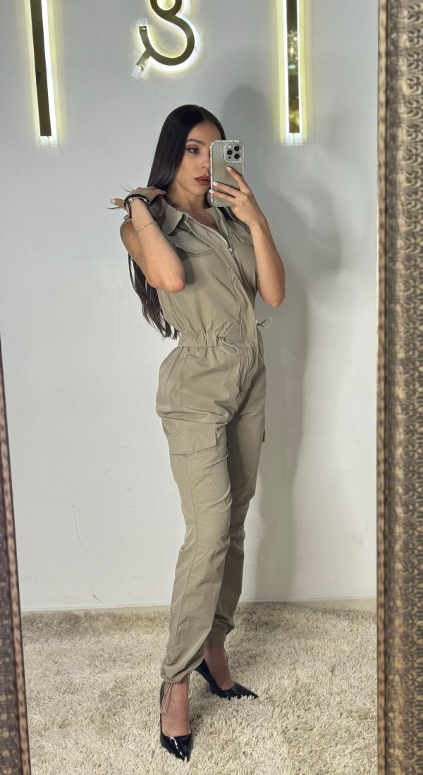 Jumpsuit de rompe vientos beige - Imagen 2