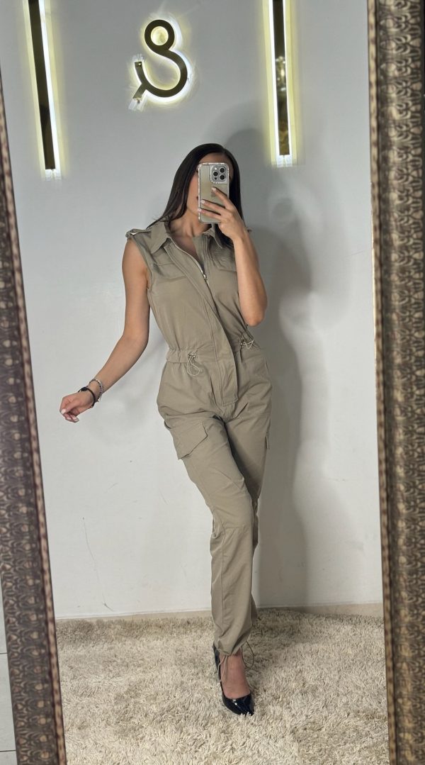 Jumpsuit de rompe vientos beige - Imagen 4