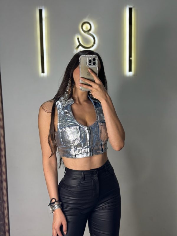 Top de mezclilla metalico